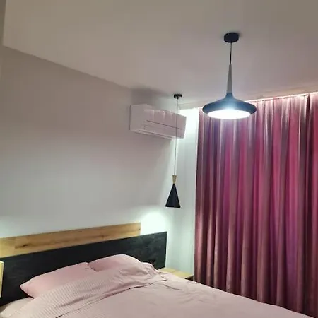 Spacious Two Bedroom Flat In The Heart Of *