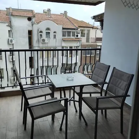 Apartamento Spacious Two Bedroom Flat In The Heart Of Burgas